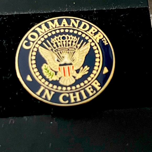 Commander In Chief Pin - Picture 1 of 4